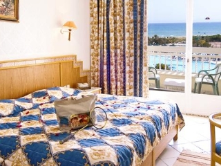 Achousa Hotel 