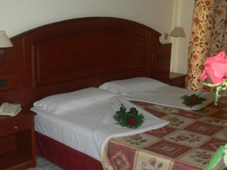 Tropical Aparthotel