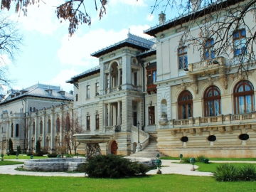 Promenadă culturală la palate