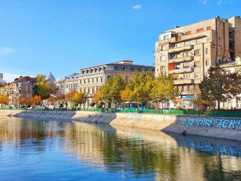 Bucuresti - malul Dambovitei